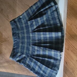 Hollister pleated plaid skirt